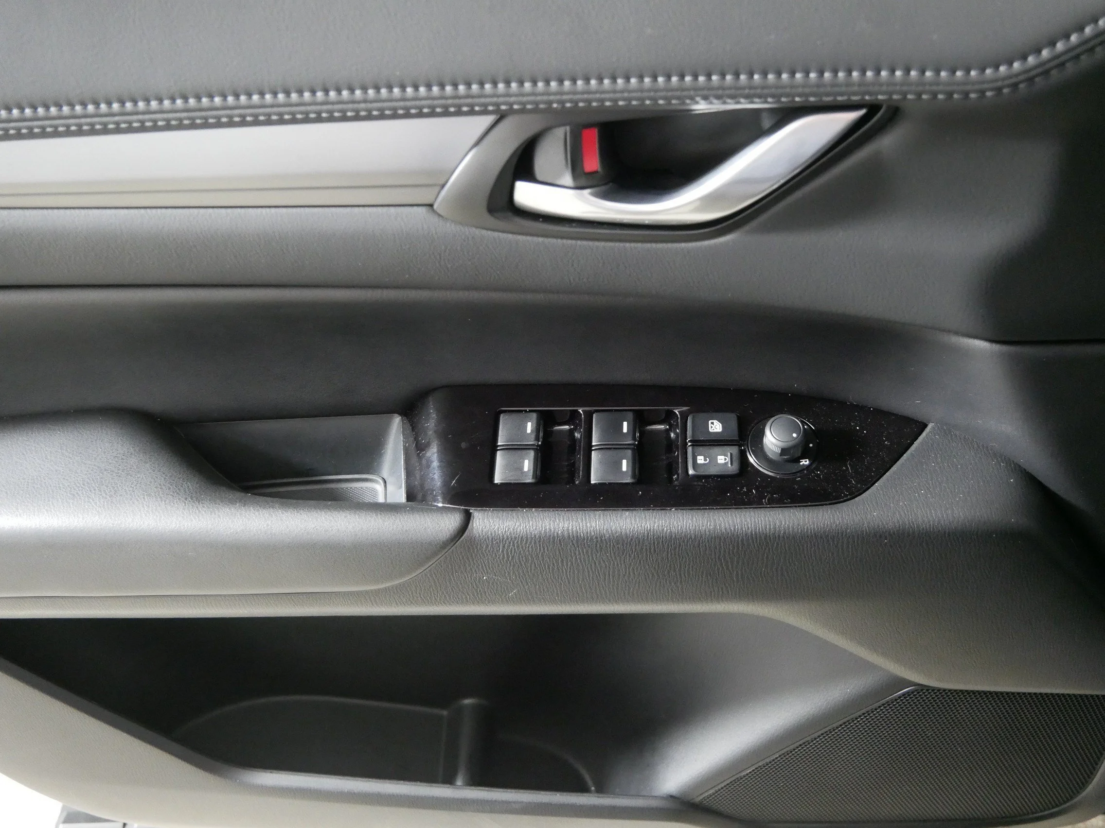 Used 2025 Jet Black Mica Mazda 2.5 S Preferred Package image 19