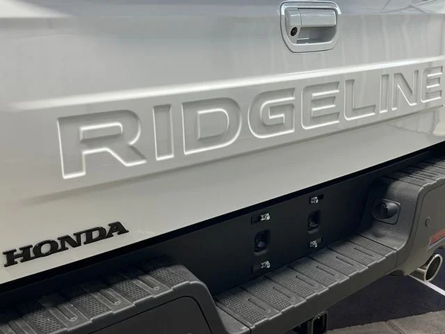 New 2026 Platinum White Pearl Honda Black Edition image 5