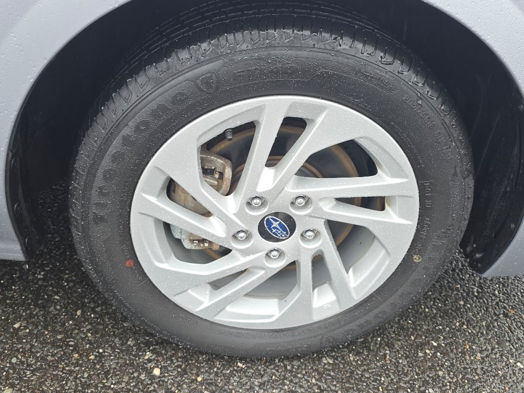Used 2024 Ice Silver Metallic Subaru  image 19