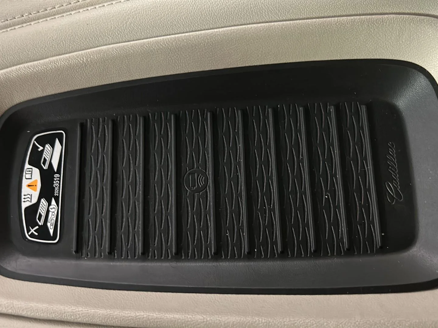 Used 2020 Shadow Metallic Cadillac Premium Luxury image 40