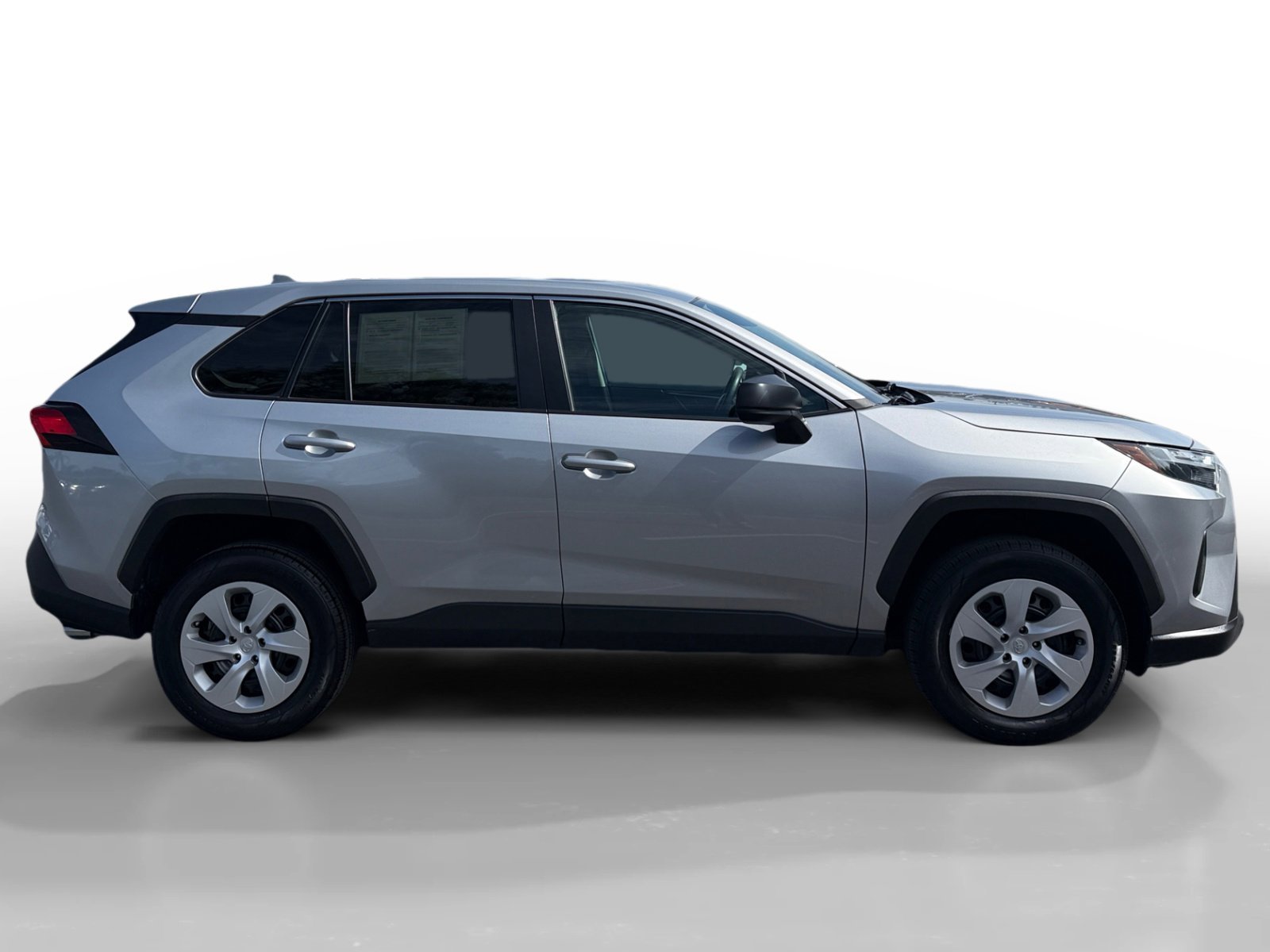 2024 Toyota RAV4 LE - Photo 6