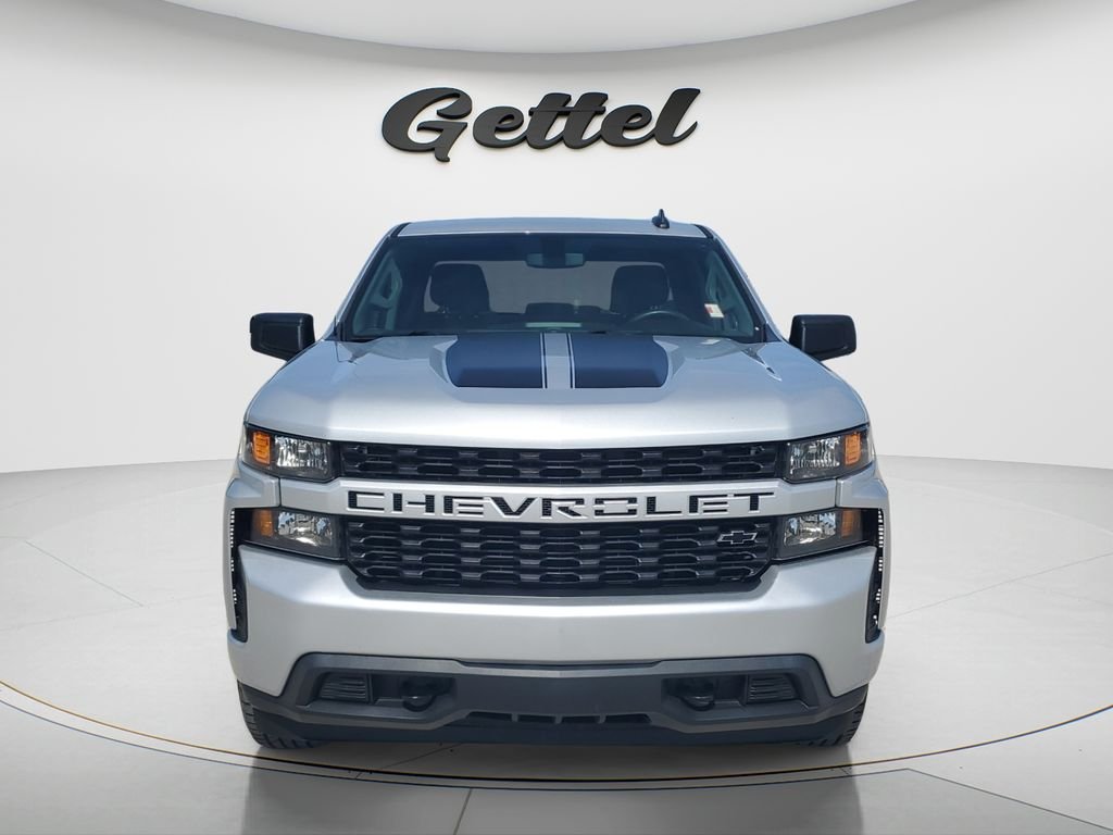 Used 2022 Silver Chevrolet Custom image 2