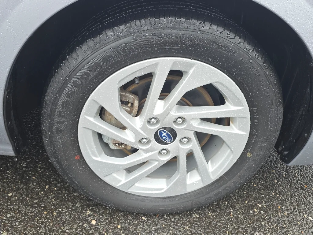 Used 2024 Ice Silver Metallic Subaru  image 19