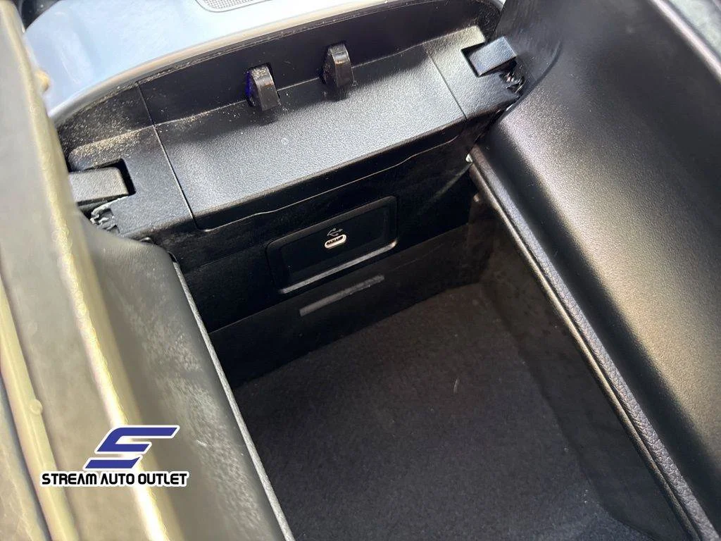 Used 2025 Black Mercedes-Benz C 300 image 29
