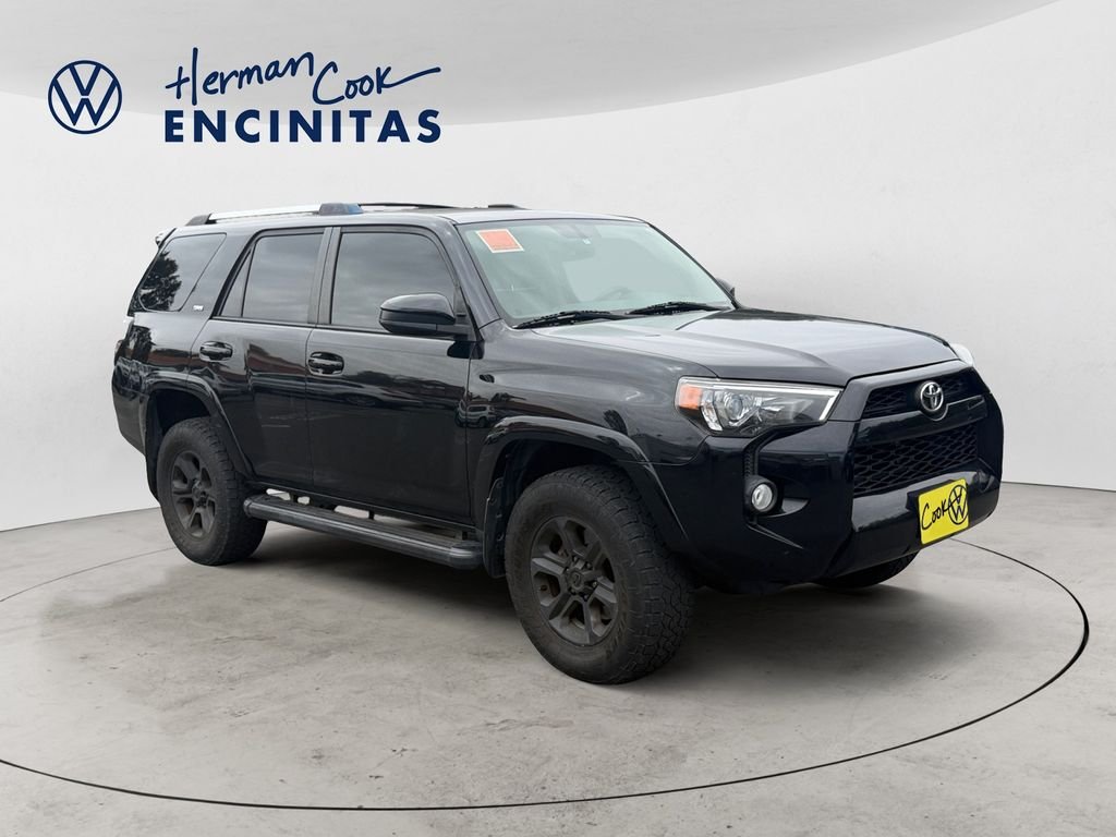 Used 2019 Midnight Black Metallic Toyota SR5 image 7