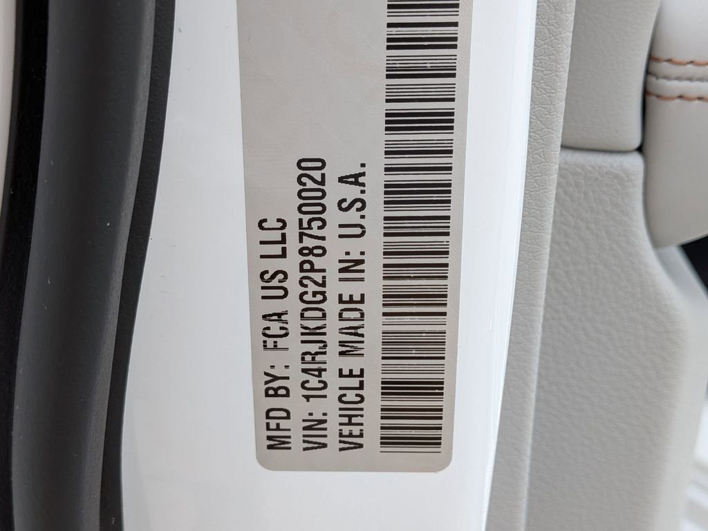 Used 2023 White Jeep Overland image 37