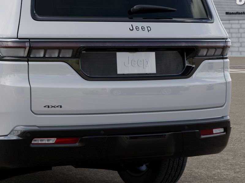 New 2026 Bright White Clear-Coat Exterior Paint Jeep Limited Altitude image 13