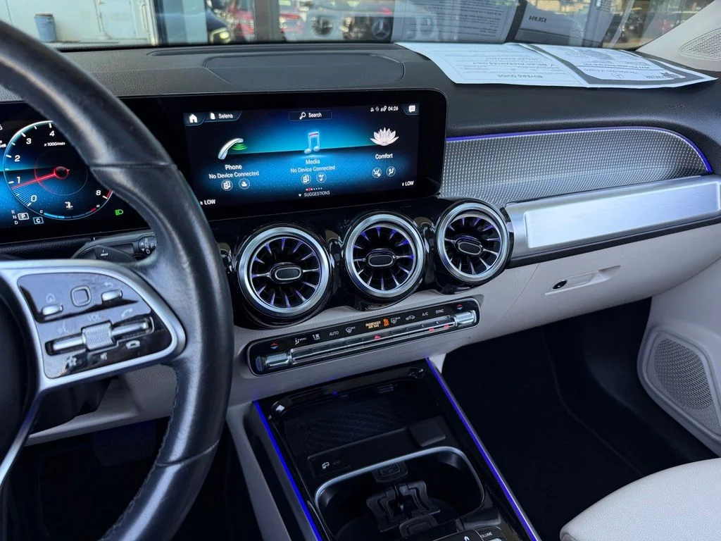 Certified Used 2023  Mercedes-Benz GLB 250 image 23