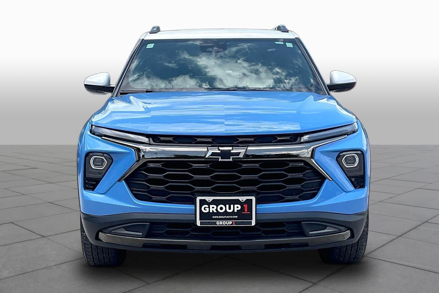 Used 2024 Fountain Blue Chevrolet ACTIV image 4