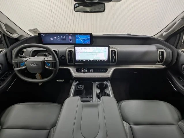 New 2027 Star White Metallic Tri-Coat Ford Active image 34