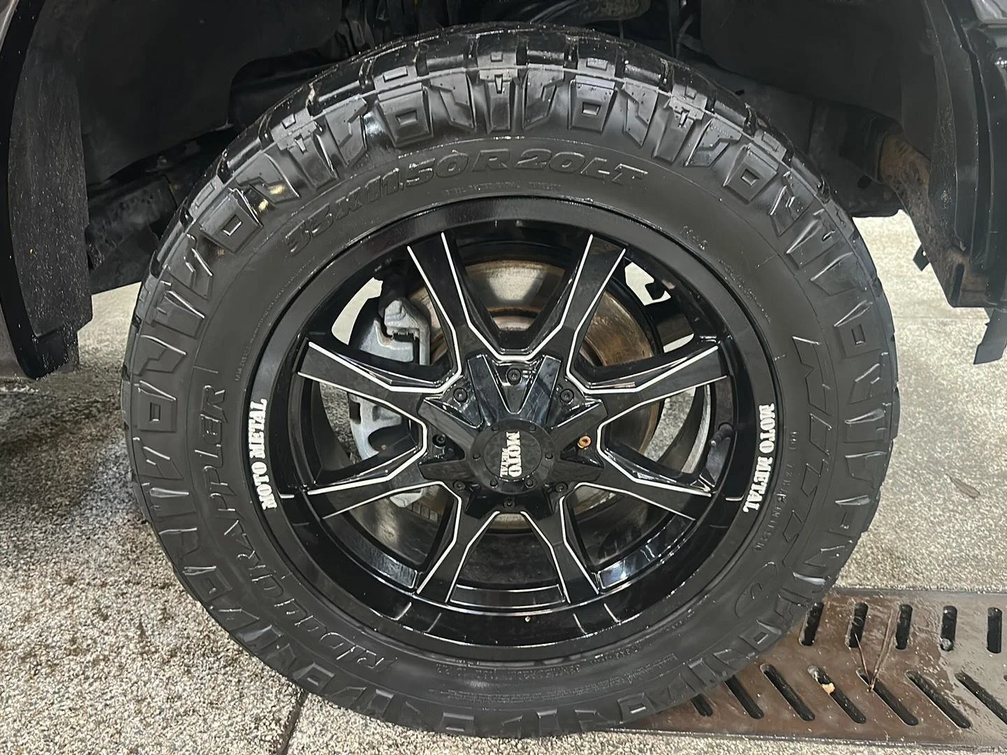 Used 2019 Agate Black Metallic Ford LARIAT image 9