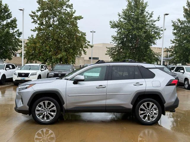 Certified Used 2025 SILVER SKY METALLIC Toyota XLE Premium image 7