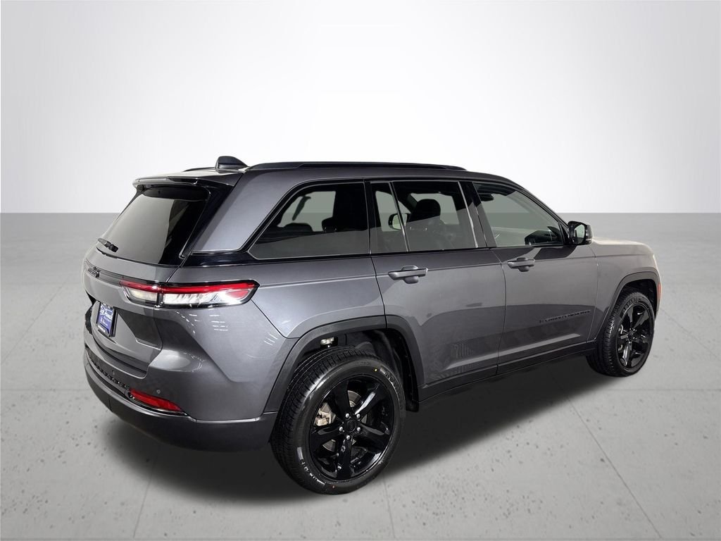 Used 2023 Gray Jeep Altitude X image 6