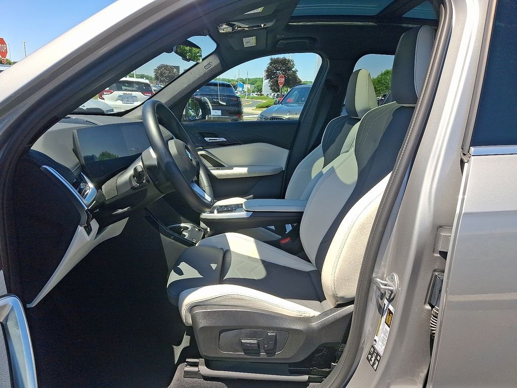 2026 BMW X1 28i - Photo 14