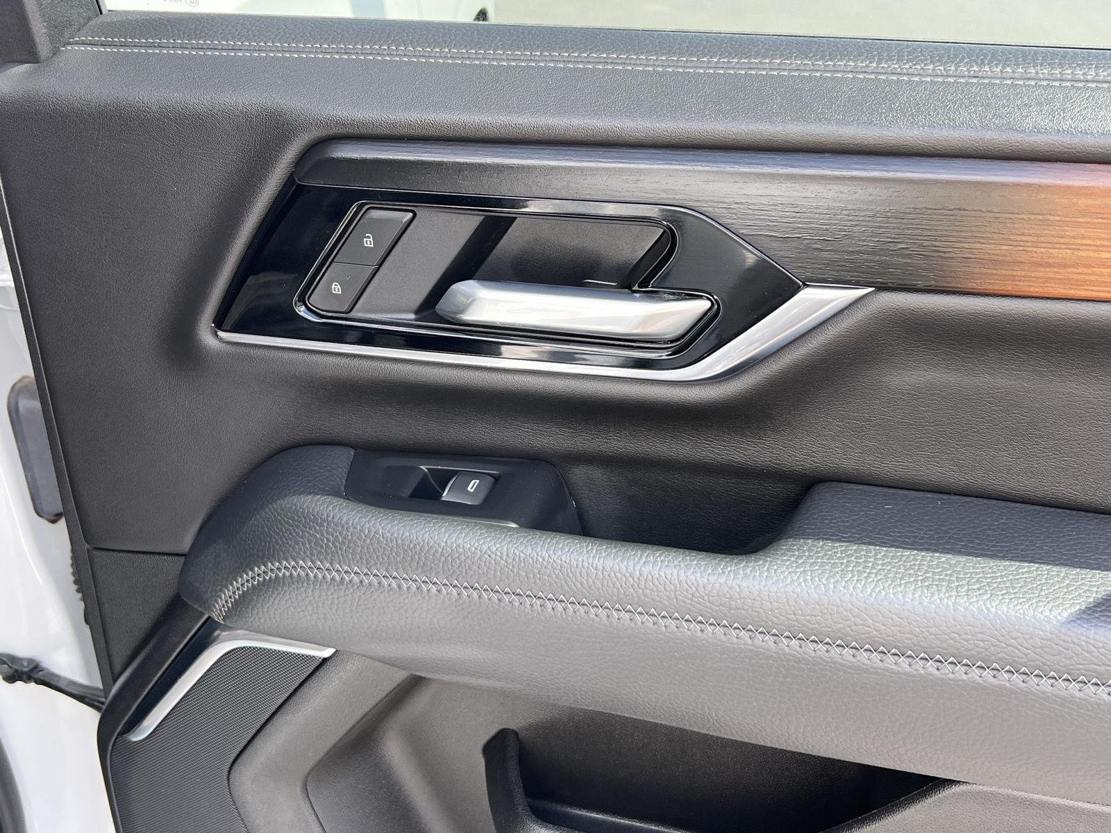 2025 GMC Yukon XL Denali - Photo 22