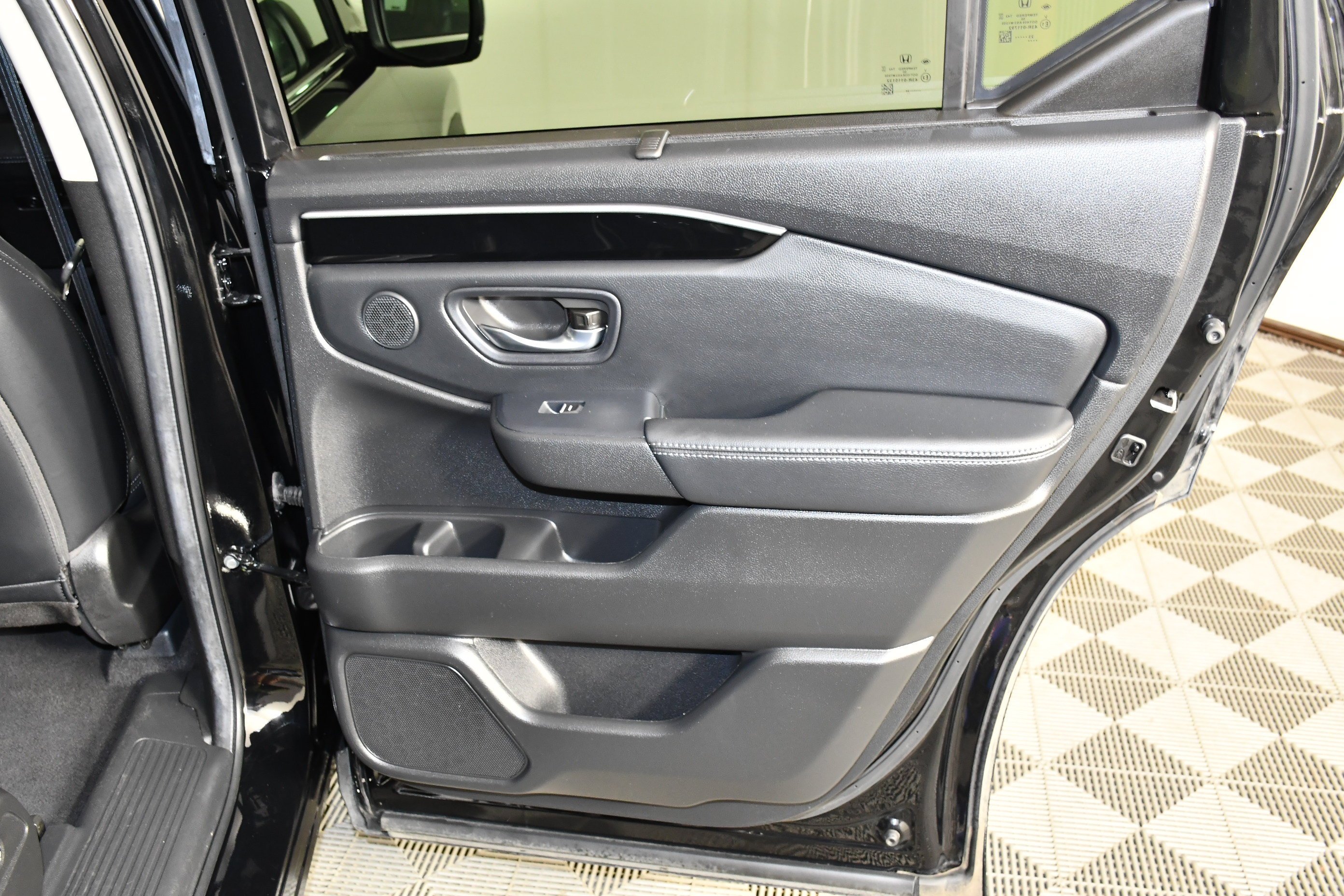 Used 2024 Crystal Black Pearl Honda EX-L 8 Passenger image 32