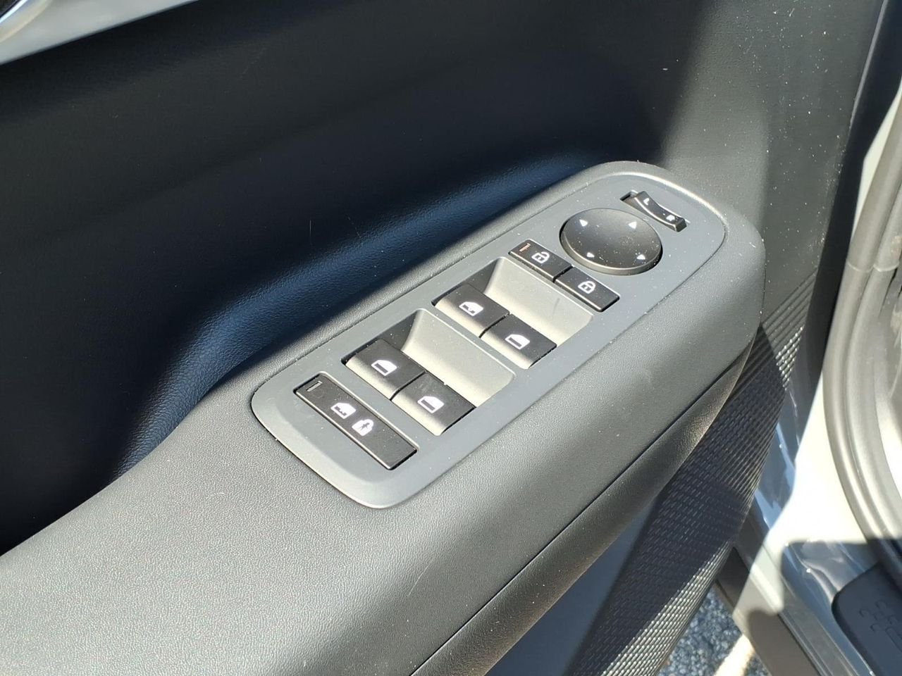 New 2026 Hampton Gray Hyundai SE image 13