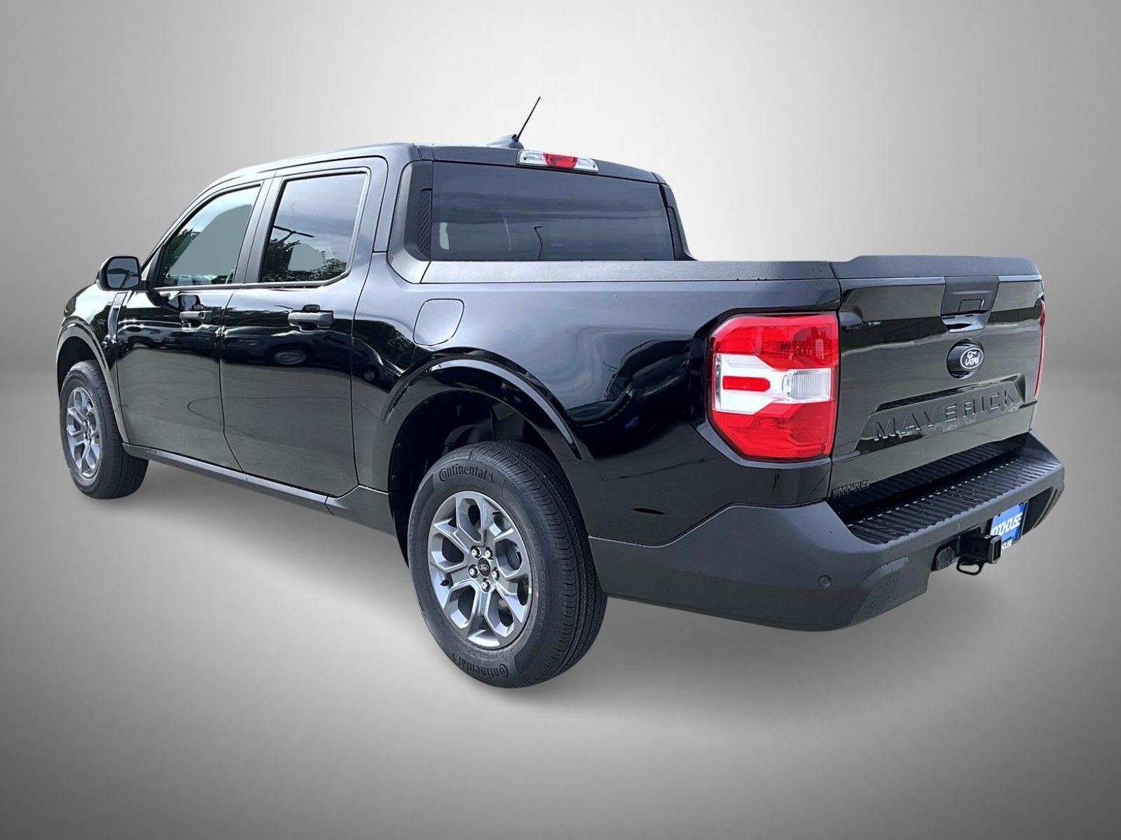 New 2026 Shadow Black Ford XLT image 7