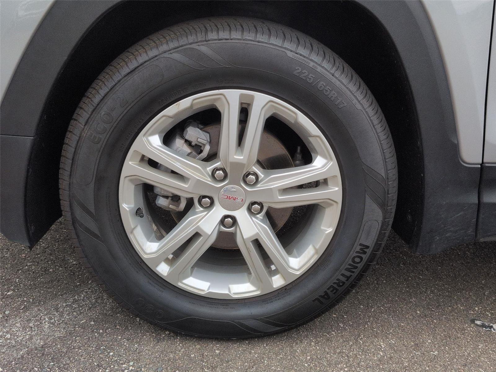 Used 2024 Sterling Metallic GMC SLE image 10