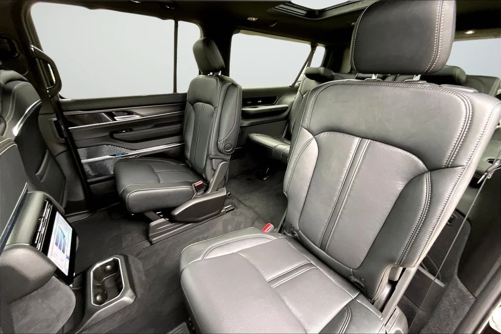 New 2026 High Gloss Black Jeep Summit Obsidian image 16