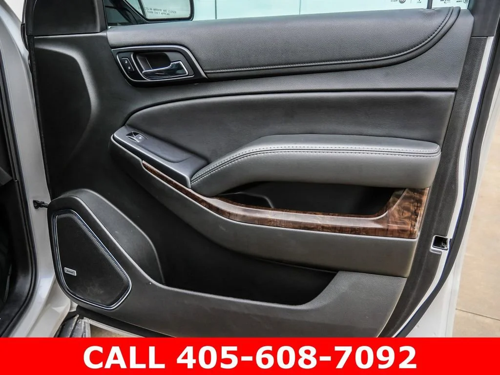 Used 2018 IRIDESCENT PEARL TRICOAT Chevrolet LT image 18