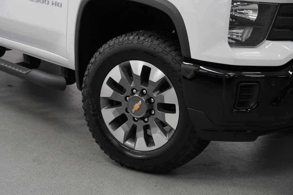 New 2026 Summit White Chevrolet Custom image 10