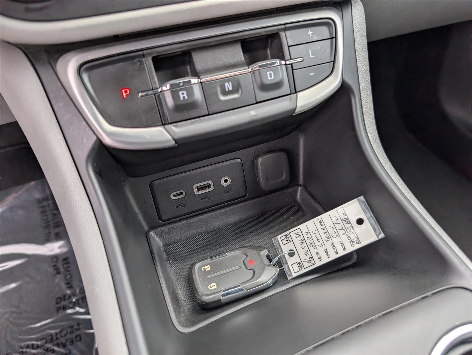Used 2024 Summit White GMC SLE image 19
