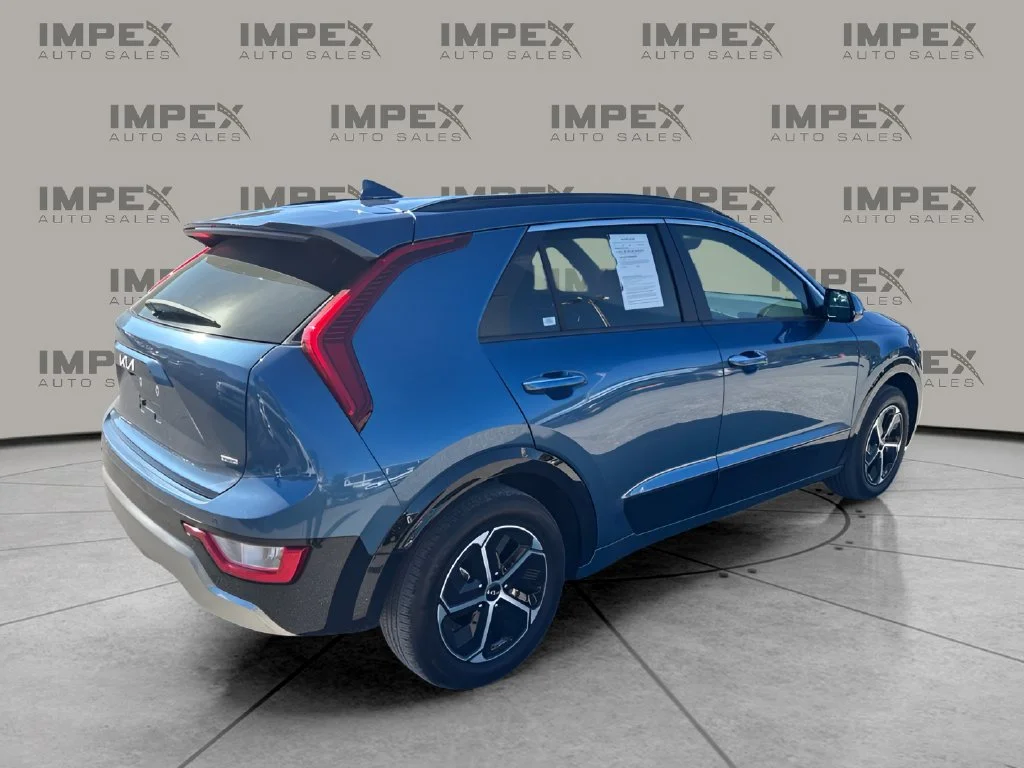 Used 2025 Blue Kia SX image 5