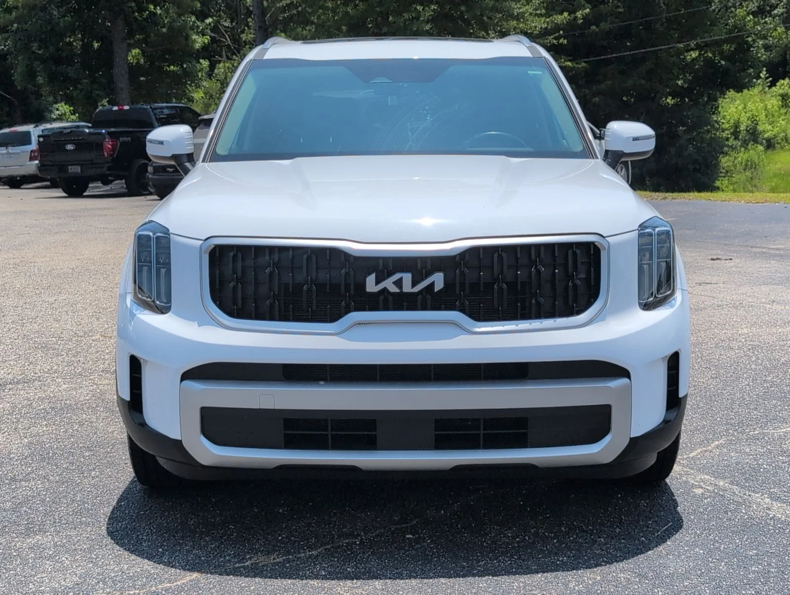 Used 2024 White Kia EX image 10