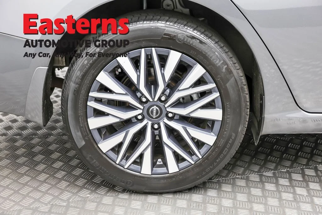 Used 2024 Gray Nissan 2.5 SV image 28