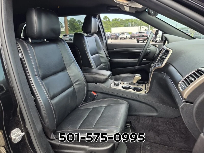 Used 2017 Diamond Black JEEP LIMITED 4X4 image 16