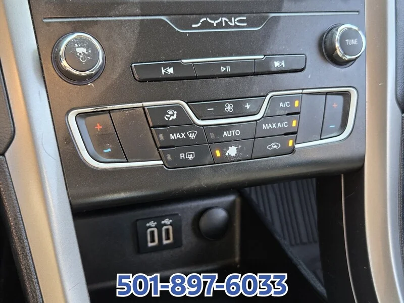 Used 2019 Black FORD SE FWD image 20
