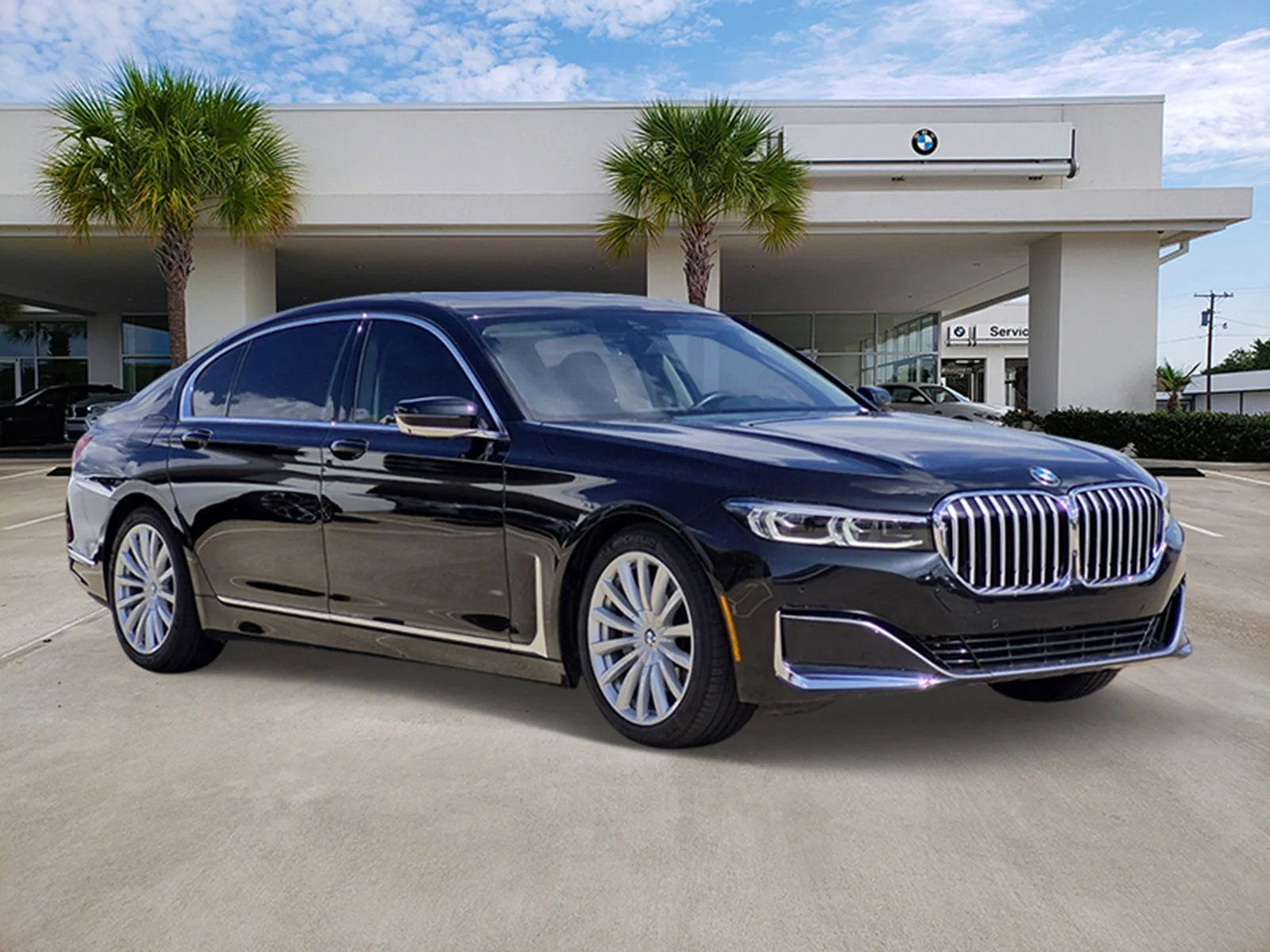Used 2022 Black Sapphire Metallic BMW 740i image 3