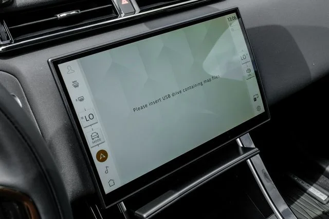 New 2026 White Land Rover S image 37
