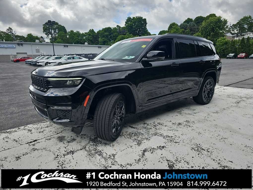 Used 2023 Diamond Black Crystal Pearlcoat Jeep Summit Reserve image 3