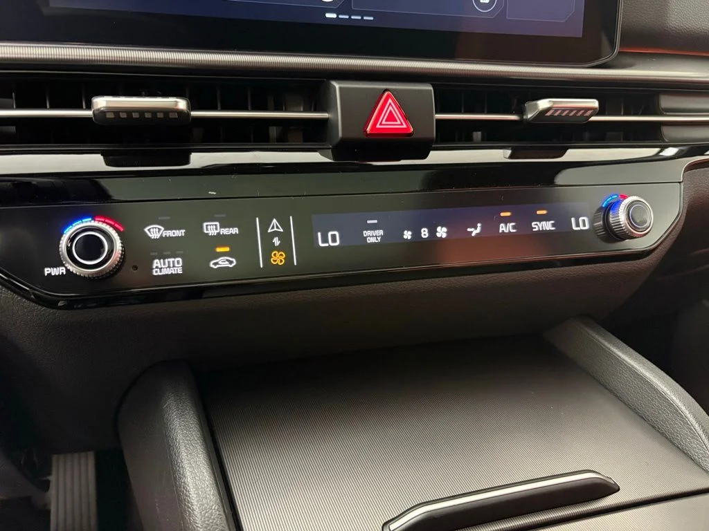 New 2026 Shadow Matte Gray Kia SX Prestige image 32