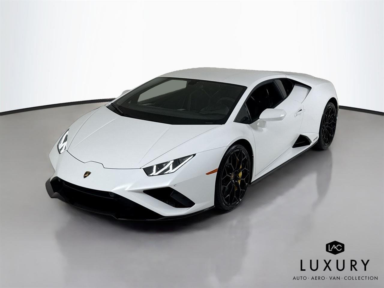 Used 2022 Bianco Canopus Lamborghini  image 4