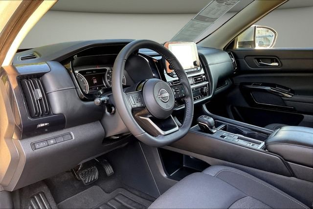Used 2022 Silver Nissan SV image 19