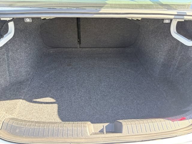 Used 2025 Silver Volkswagen Sport image 19