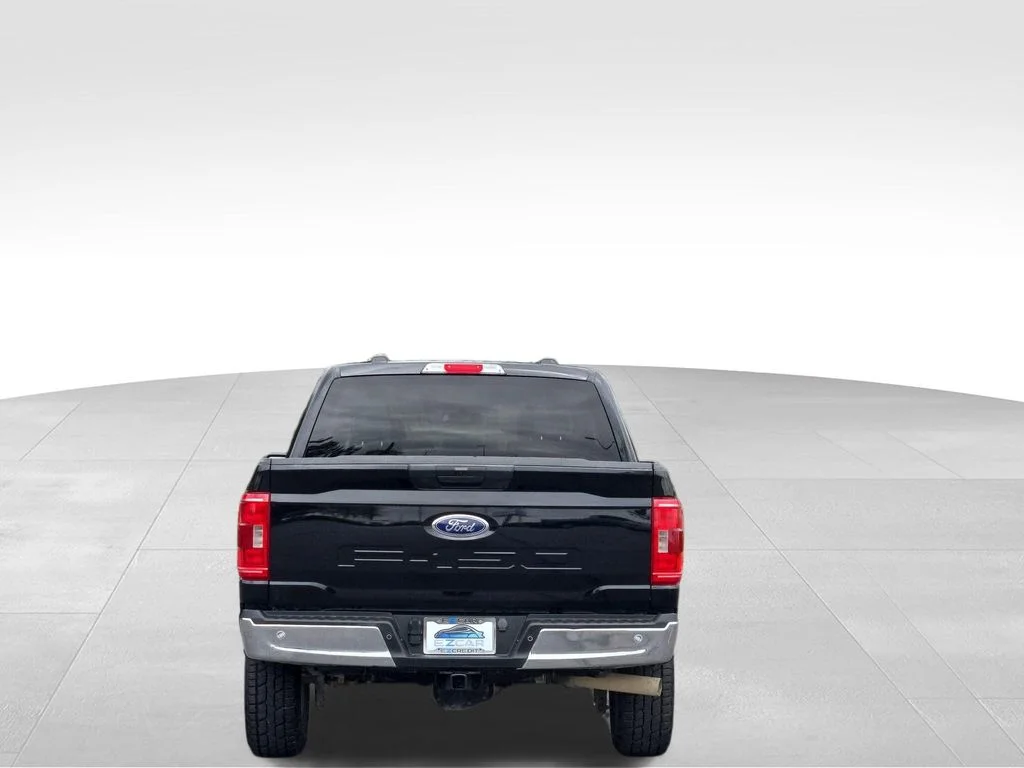 Used 2023 Black Ford XLT image 12