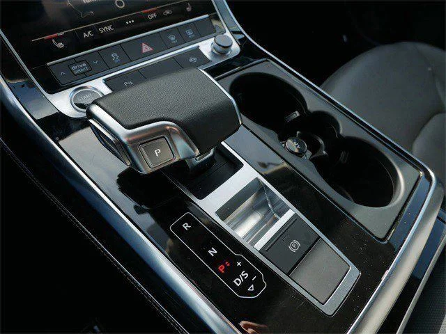 Used 2025  Audi 55 Premium Plus image 22