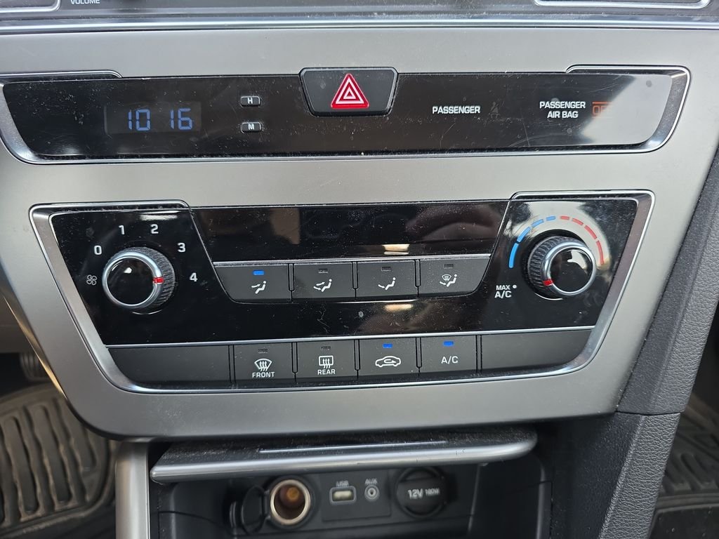 Used 2015 Blue Hyundai SE image 24