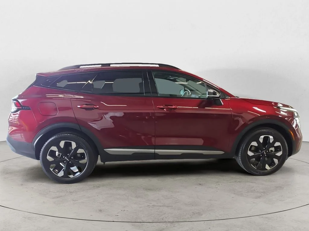 Used 2023 Red Kia X-Line Prestige image 4