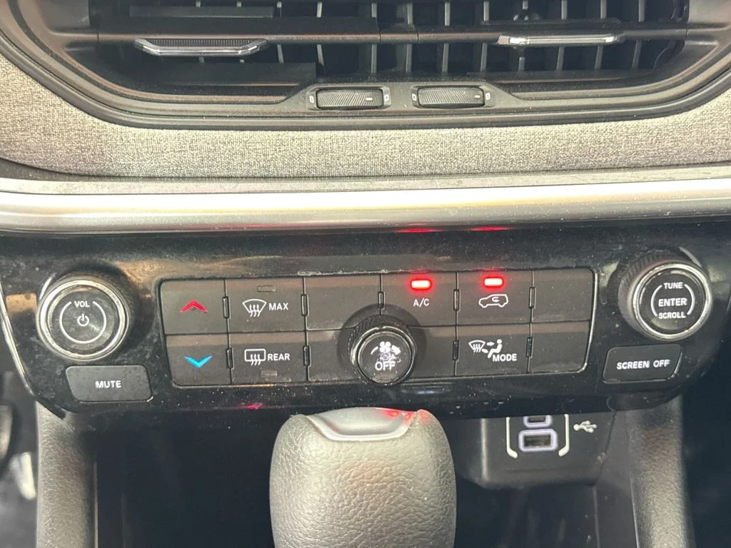 Used 2023 Gray Jeep Sport image 16