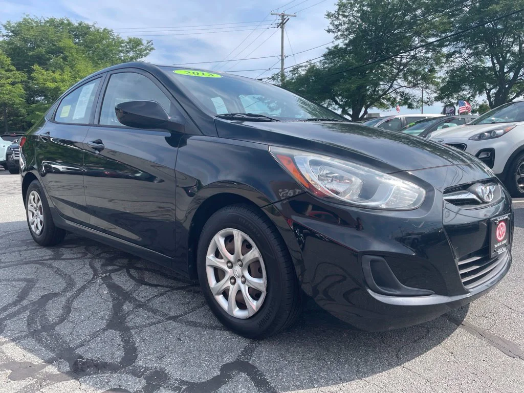 Used 2013 Black Hyundai GLS image 3