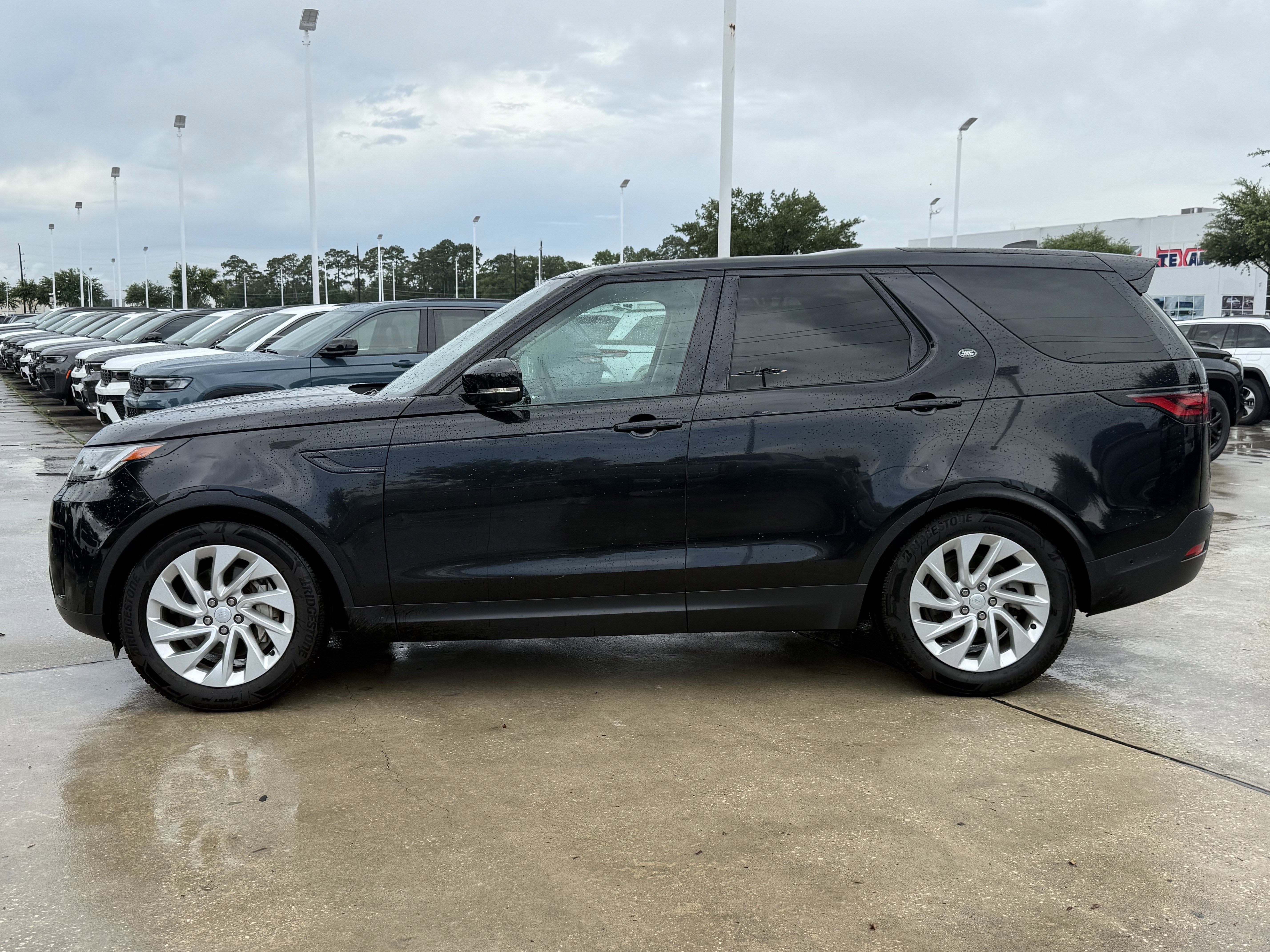 Used 2024 Black Land Rover S image 7