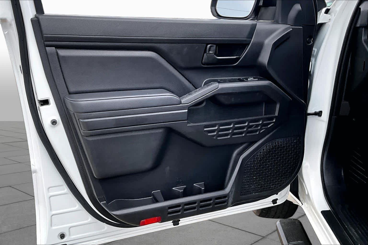 Used 2025 Ice Cap Toyota SR image 21
