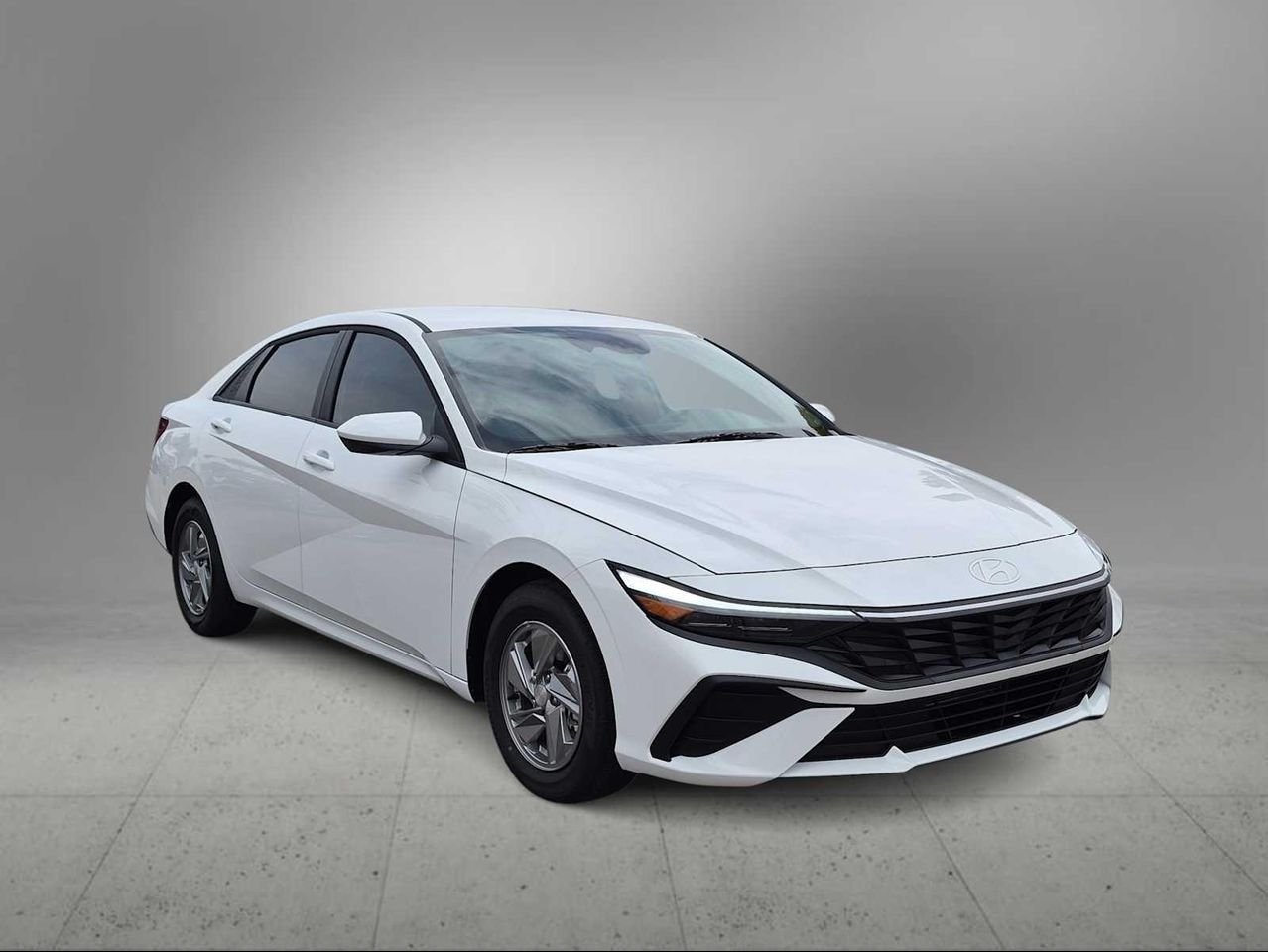 New 2026 Serenity White Hyundai SE image 2