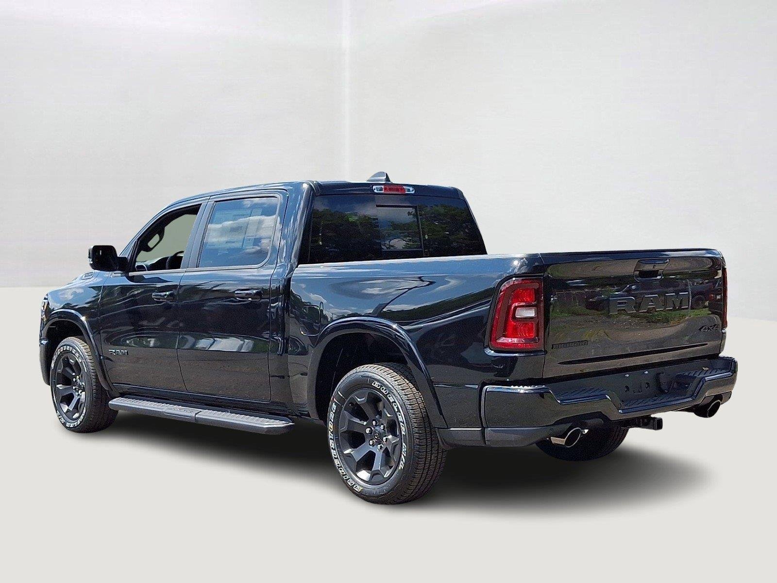 New 2026 Diamond Black Crystal Pearl-Coat Exterior Paint RAM Big Horn image 4