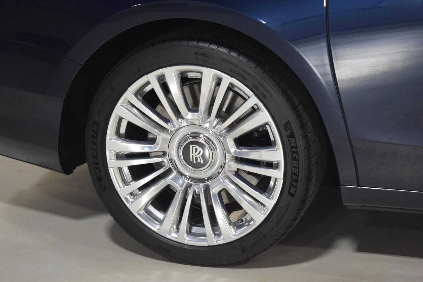 Used 2021 Blue Rolls-Royce  image 15